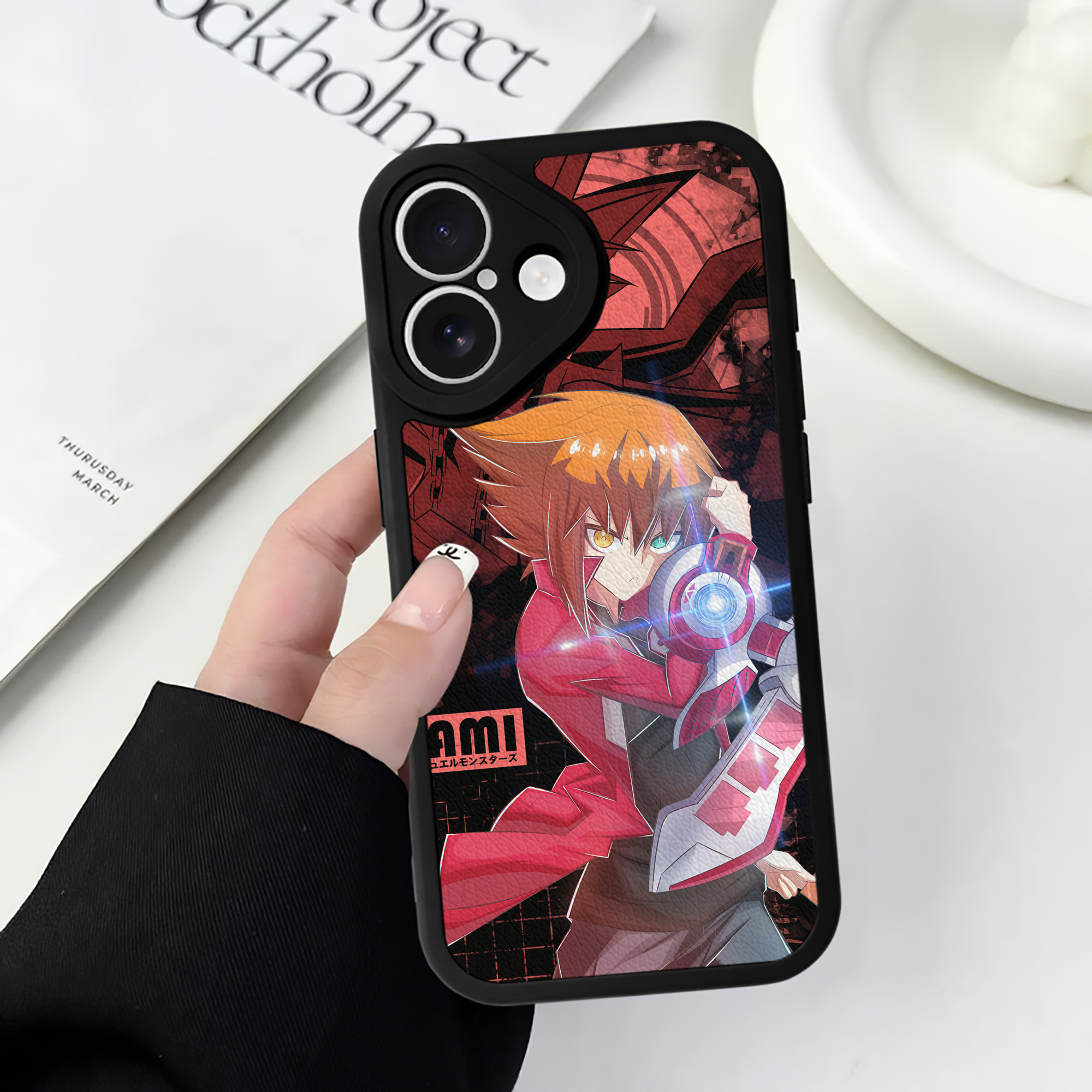 （画像用） 遊☆戯☆王 Yu-Gi-Oh! 【iPhone 16シリーズ対応】シリコンスマホケース（レザー調） 材質：シリコン